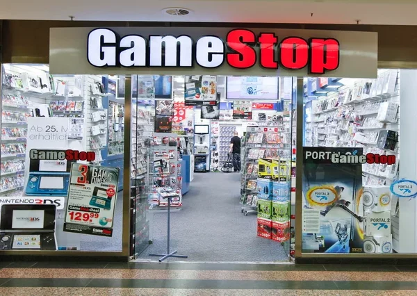 GameStop reportedly shuts hundreds of US stores as CEO&hellip;