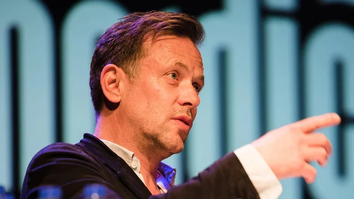 “Heavyweights ruined the industry… now we live on&hellip;